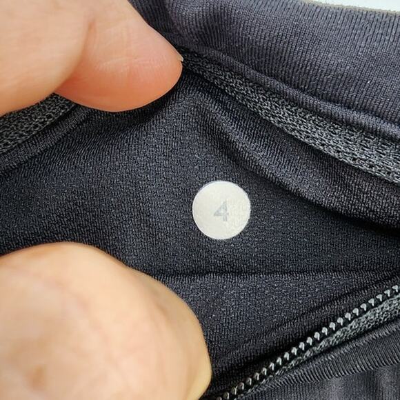 Lululemon Run Inspire Crop II Size 4 All Luxtreme Savasana Camo‎ Black Mesh - Picture 11 of 11